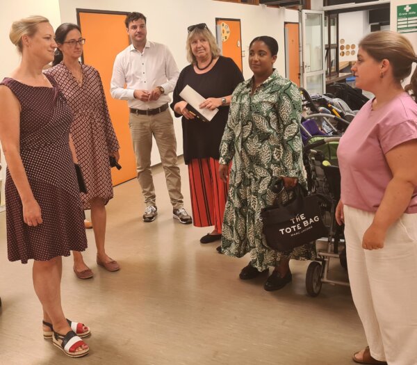 Sozialministerin Dörte Schall besucht den Förderkindergarten des Kinderzentrums Ludwigshafen. (Foto Kiz LU)